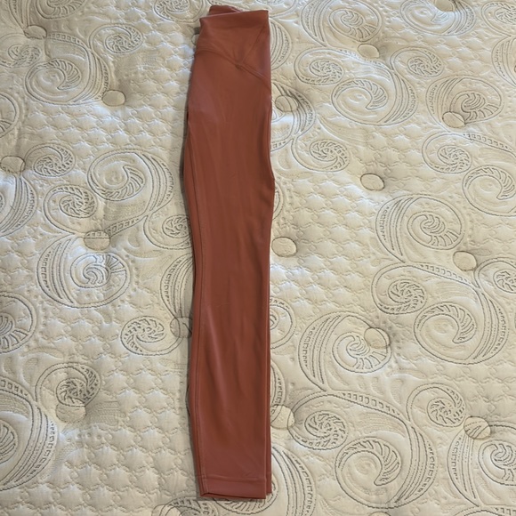 Pink Lululemon leggings size 0 - Picture 3 of 3